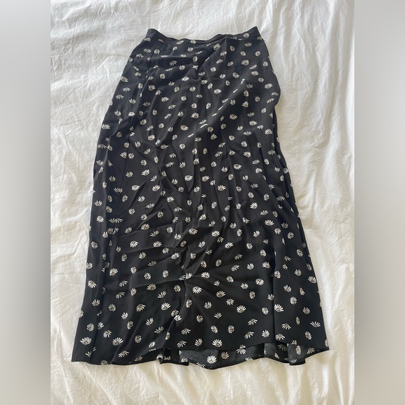 Wilfred Aritzia flower print midi skirt - Picture 1 of 3